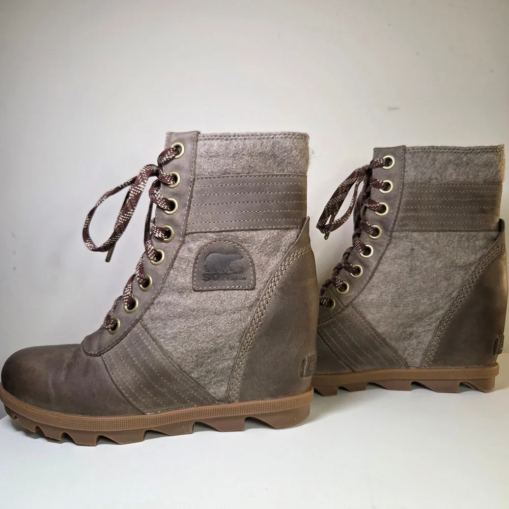 Sorel Lexie Wedge Ankle Boots Khaki II Size 8 Outdoor Gorpcore  Weatherproof